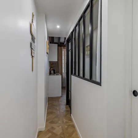 Chic, Comfortable Flat Near Rue Montmartre Apartamento
