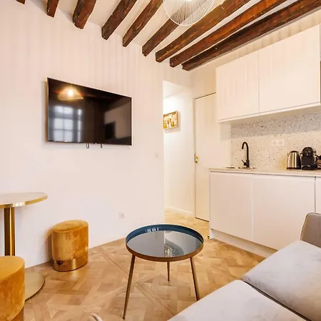 Chic, Comfortable Flat Near Rue Montmartre *